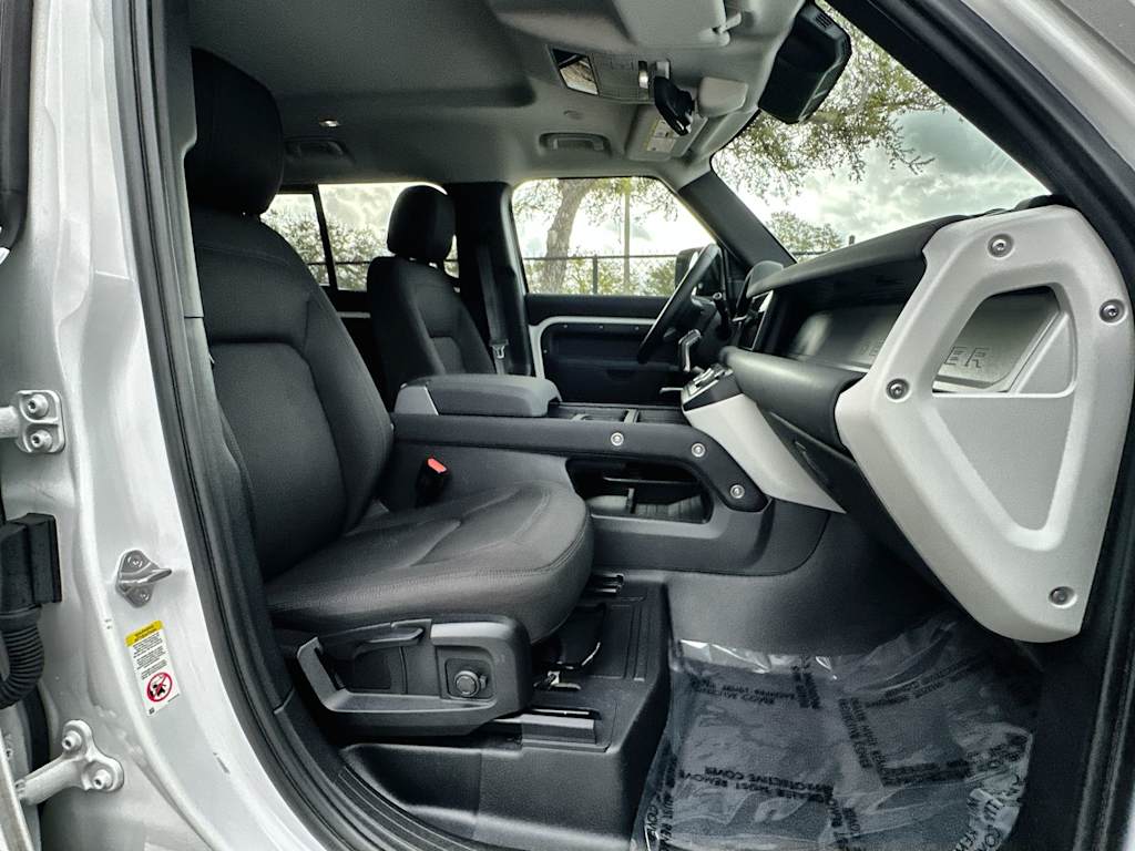 Thumbnail: 2023 Land Rover Defender - 20