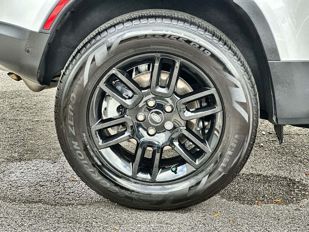 Thumbnail: 2023 Land Rover Defender - 8