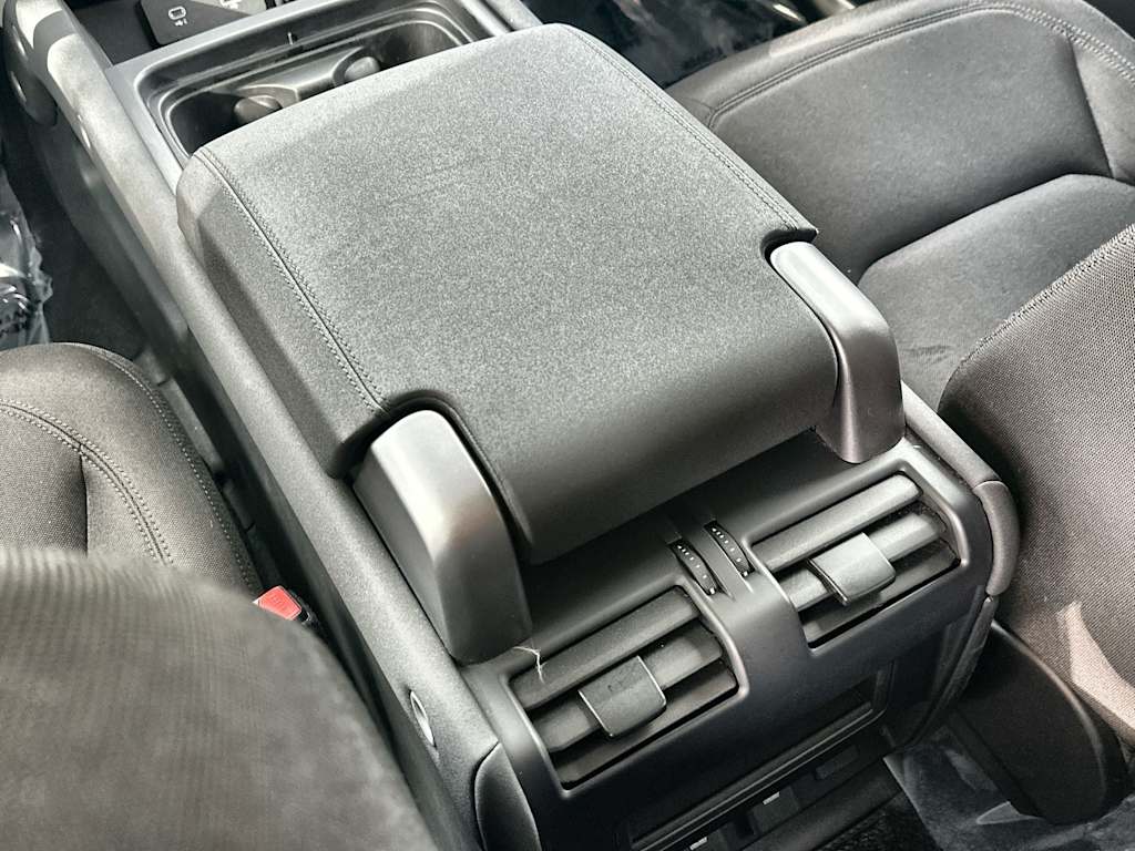 Thumbnail: 2023 Land Rover Defender - 14