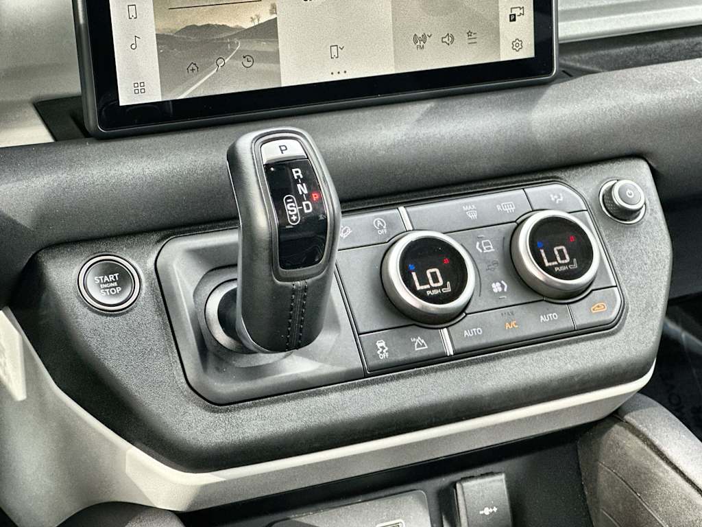 Thumbnail: 2023 Land Rover Defender - 27