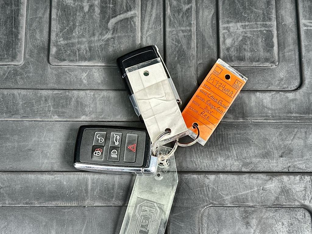 Thumbnail: 2021 Land Rover Range Rover Sport - 17
