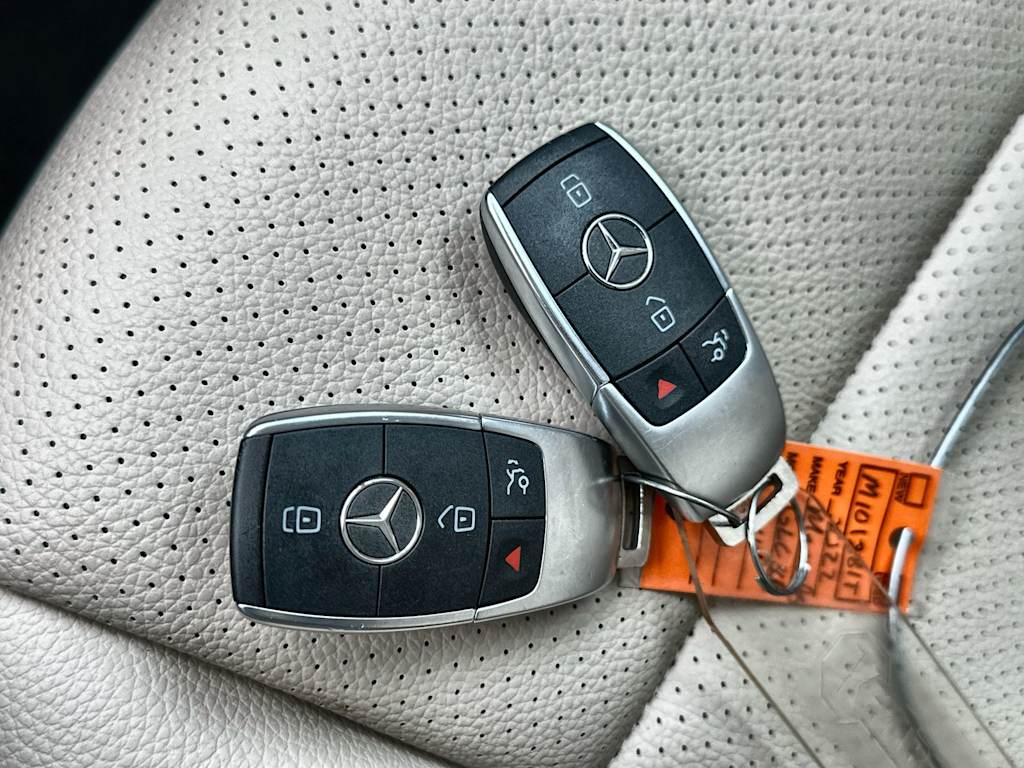 Thumbnail: 2022 Mercedes-Benz GLC - 17