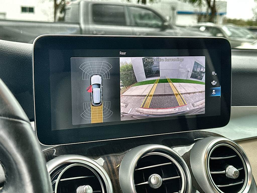 Thumbnail: 2022 Mercedes-Benz GLC - 13