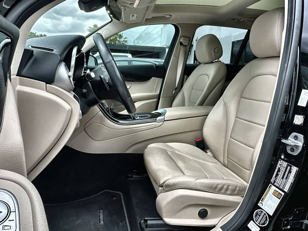 Thumbnail: 2022 Mercedes-Benz GLC - 11