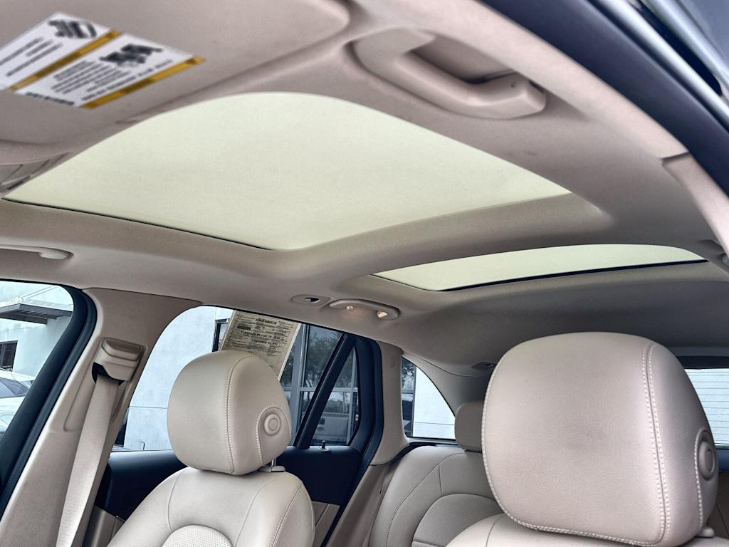 Thumbnail: 2022 Mercedes-Benz GLC - 28