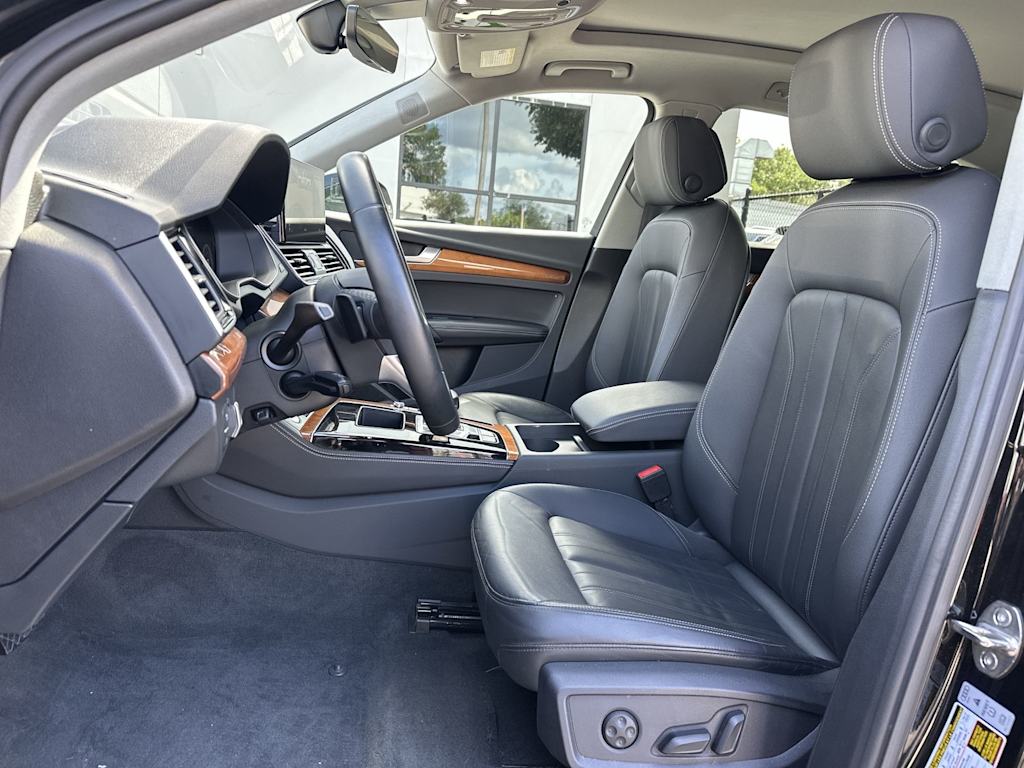 Thumbnail: 2023 Audi Q5 - 10