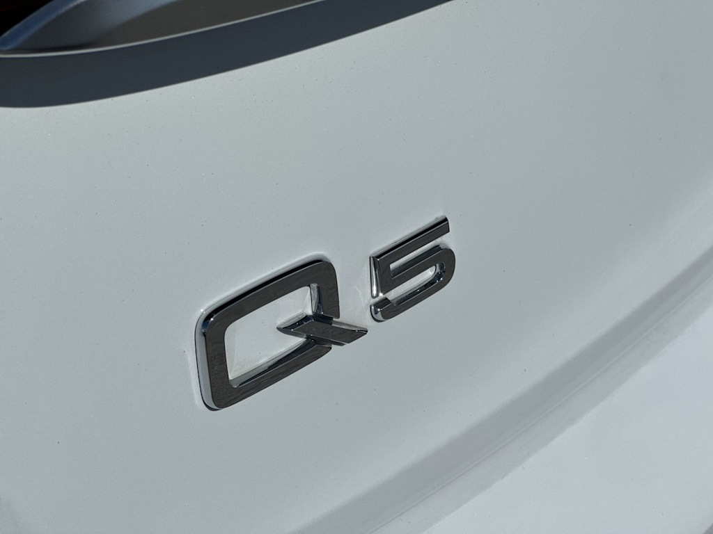 Thumbnail: 2023 Audi Q5 - 7