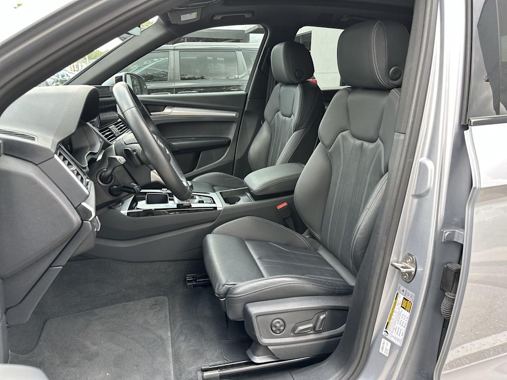 Thumbnail: 2025 Audi Q5 - 10