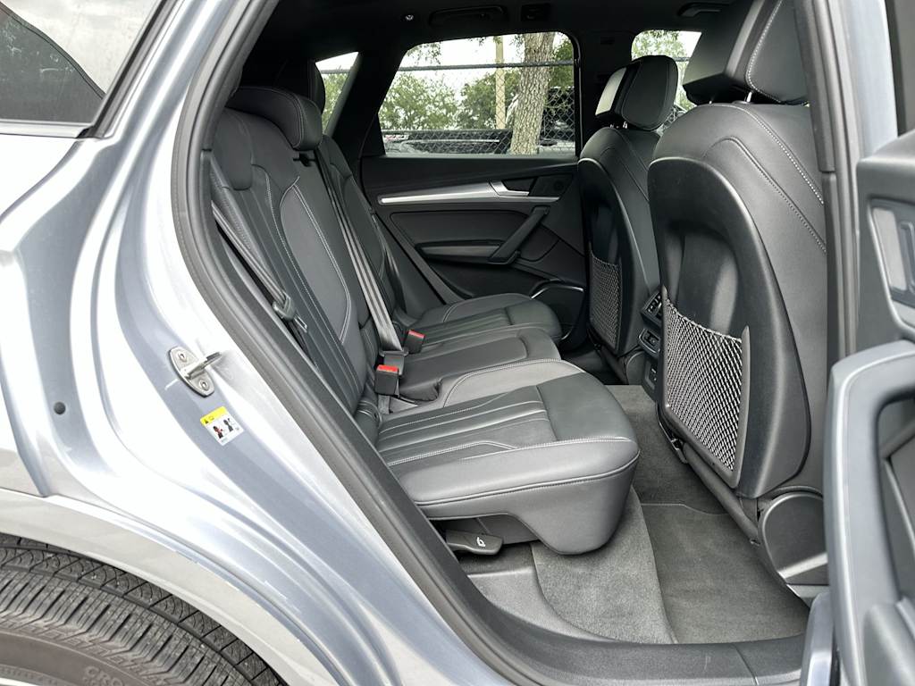 Thumbnail: 2025 Audi Q5 - 25