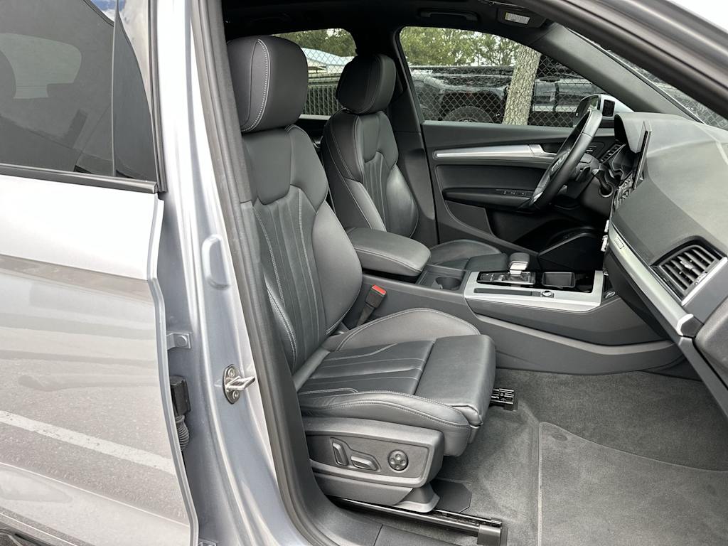 Thumbnail: 2025 Audi Q5 - 11