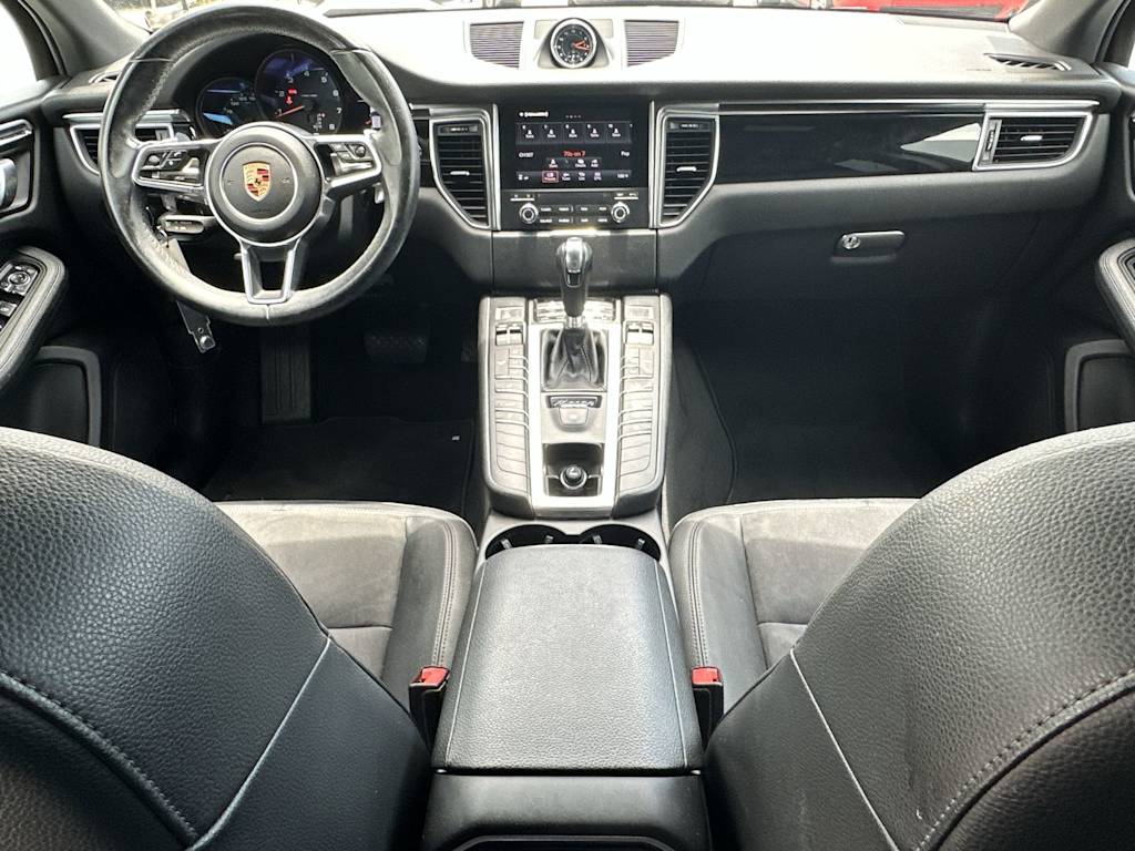 Thumbnail: 2018 Porsche Macan - 2