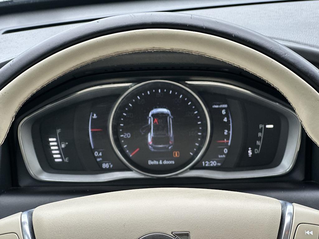 Thumbnail: 2016 Volvo XC60 - 15