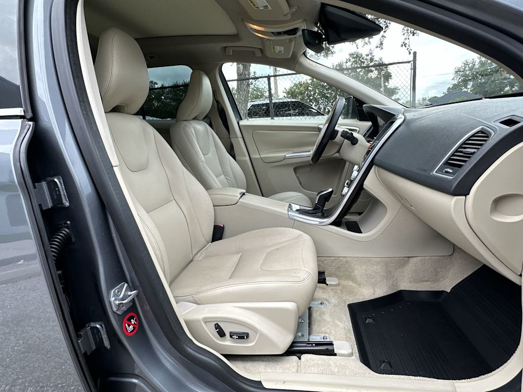 Thumbnail: 2016 Volvo XC60 - 20