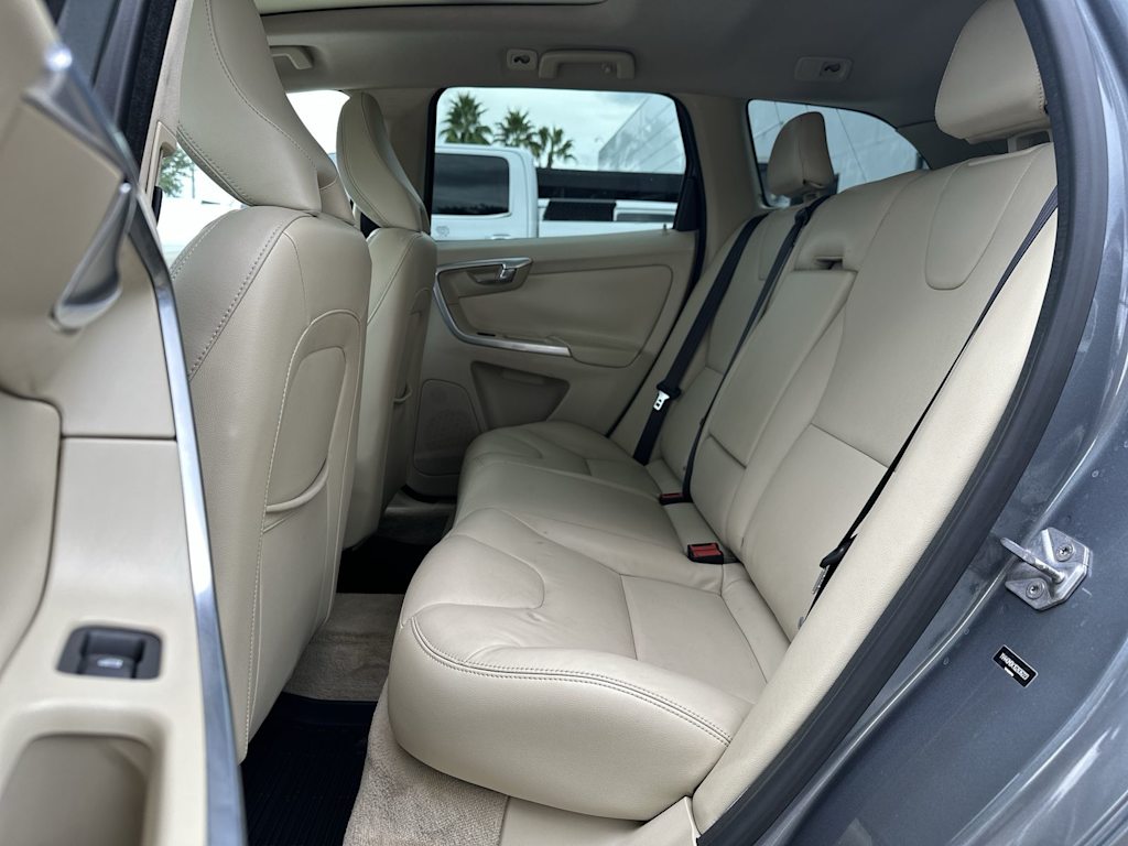 Thumbnail: 2016 Volvo XC60 - 19