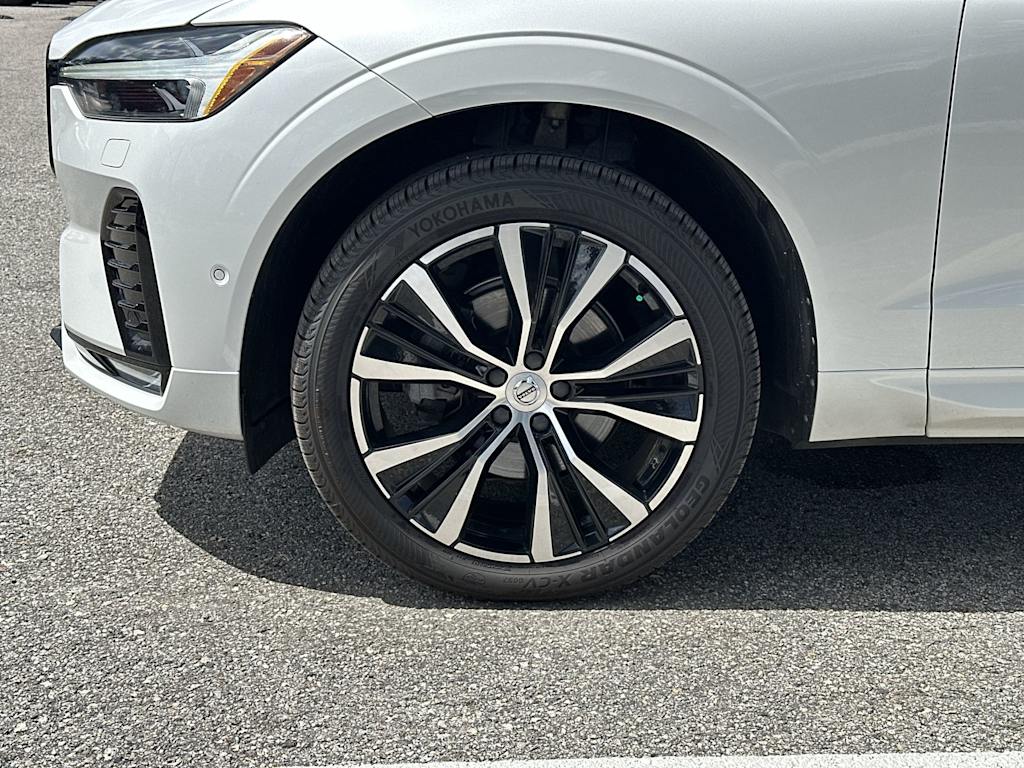 Thumbnail: 2023 Volvo XC60 - 8