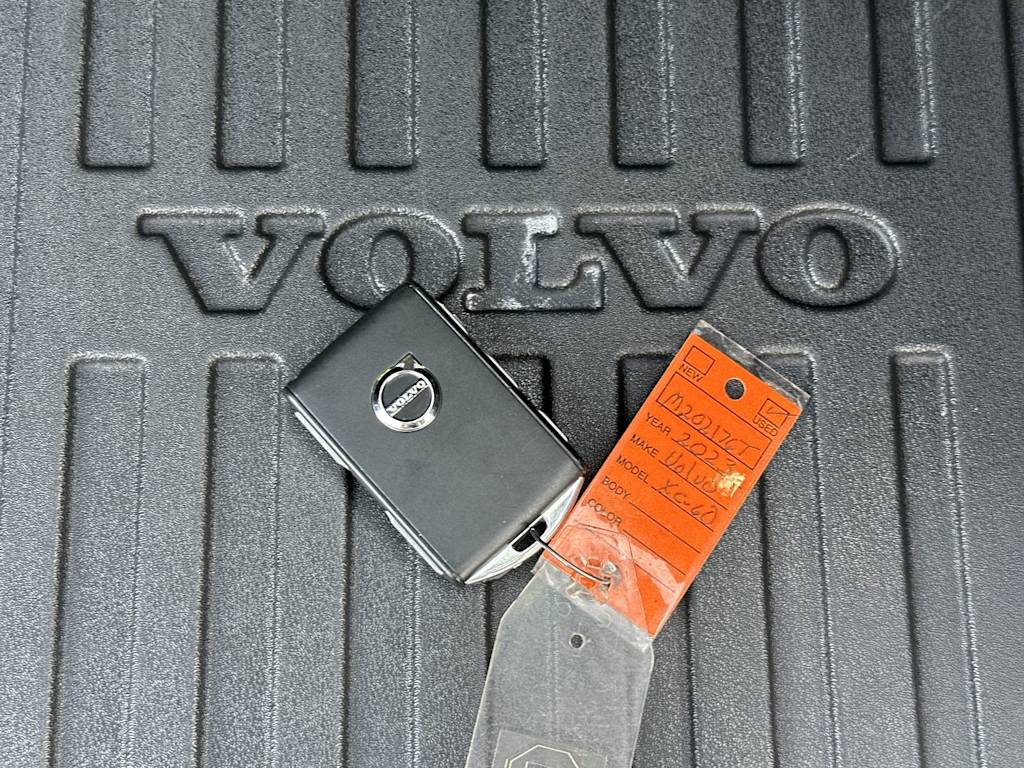 Thumbnail: 2023 Volvo XC60 - 17