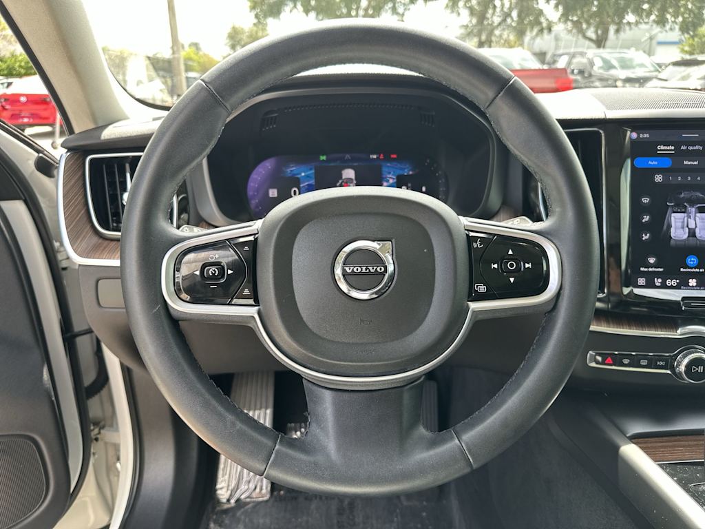 Thumbnail: 2023 Volvo XC60 - 9
