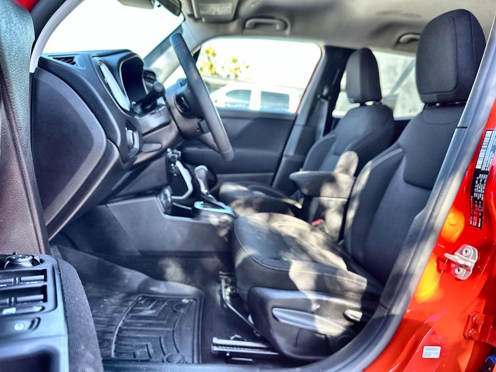 Thumbnail: 2020 Jeep Renegade - 20