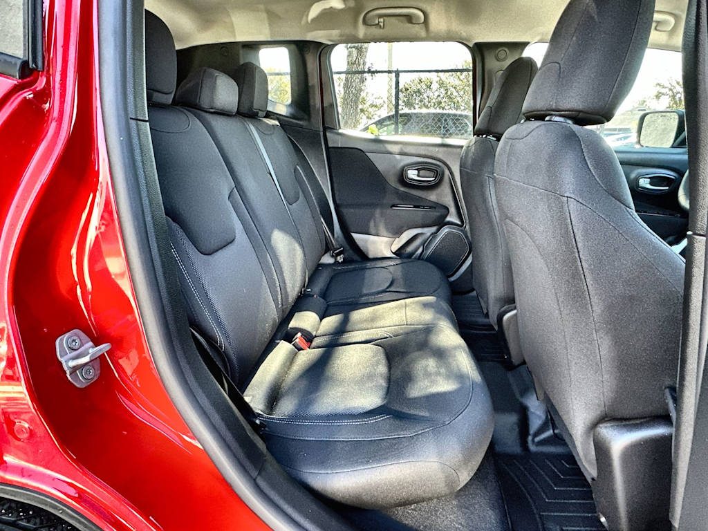 Thumbnail: 2020 Jeep Renegade - 25