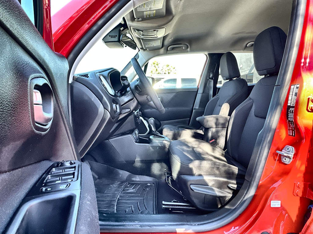 Thumbnail: 2020 Jeep Renegade - 11