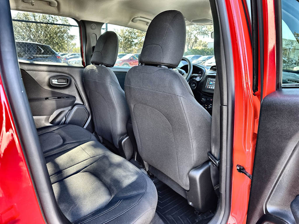 Thumbnail: 2020 Jeep Renegade - 24