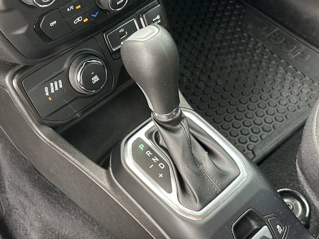 Thumbnail: 2023 Jeep Renegade - 27