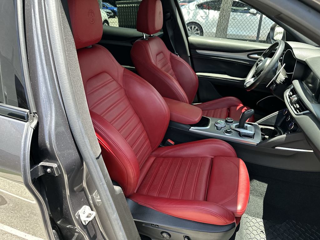 Thumbnail: 2023 Alfa Romeo Stelvio - 19