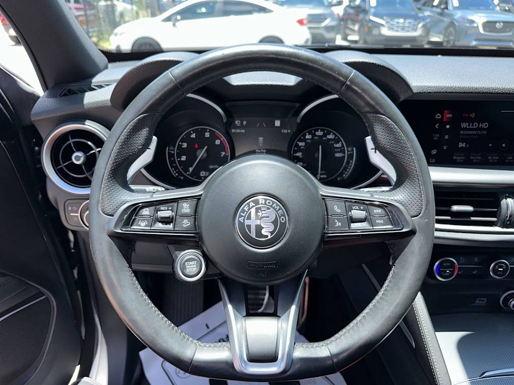 Thumbnail: 2023 Alfa Romeo Stelvio - 8