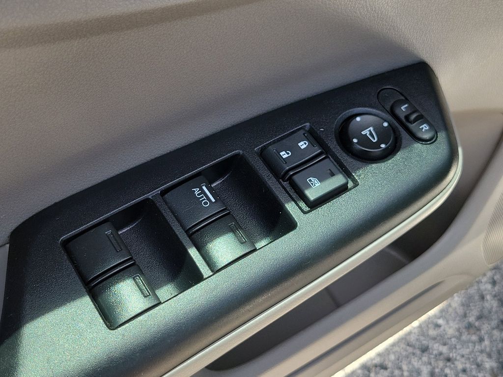 Thumbnail: 2013 Honda Civic - 21