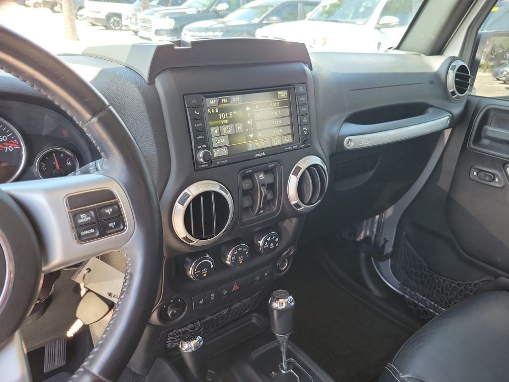 Thumbnail: 2016 Jeep Wrangler - 30