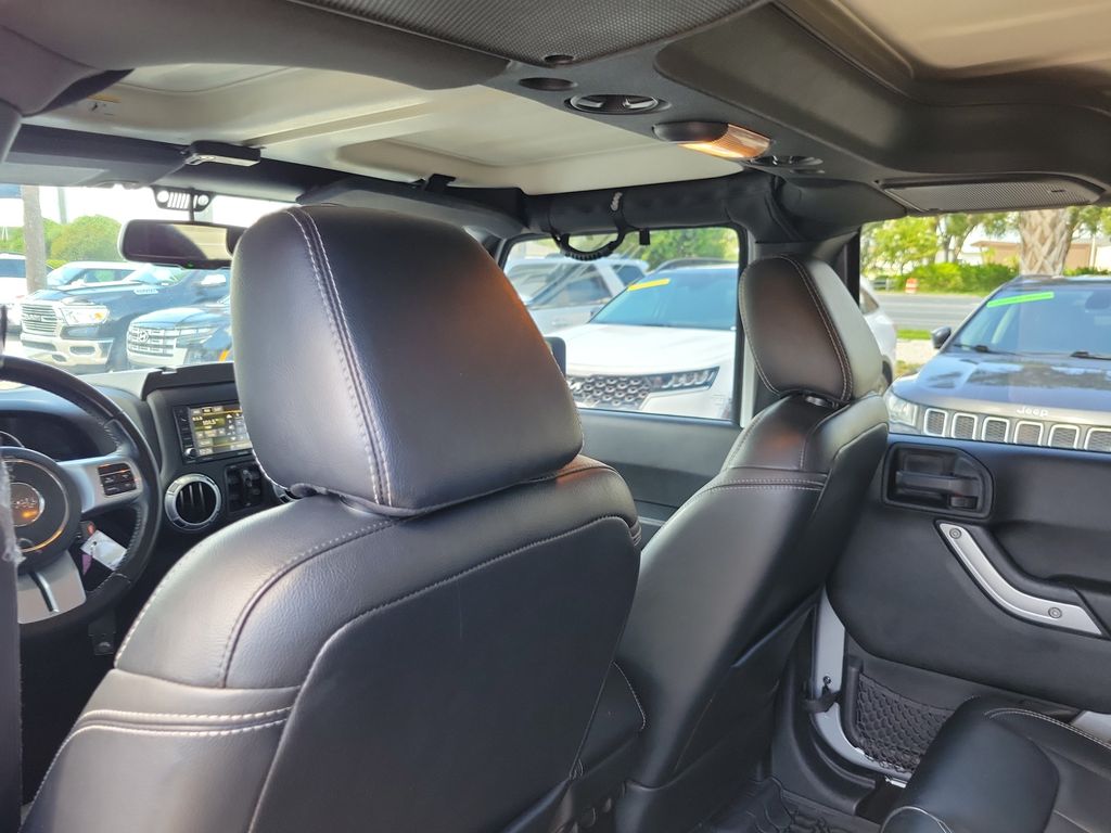 Thumbnail: 2016 Jeep Wrangler - 7