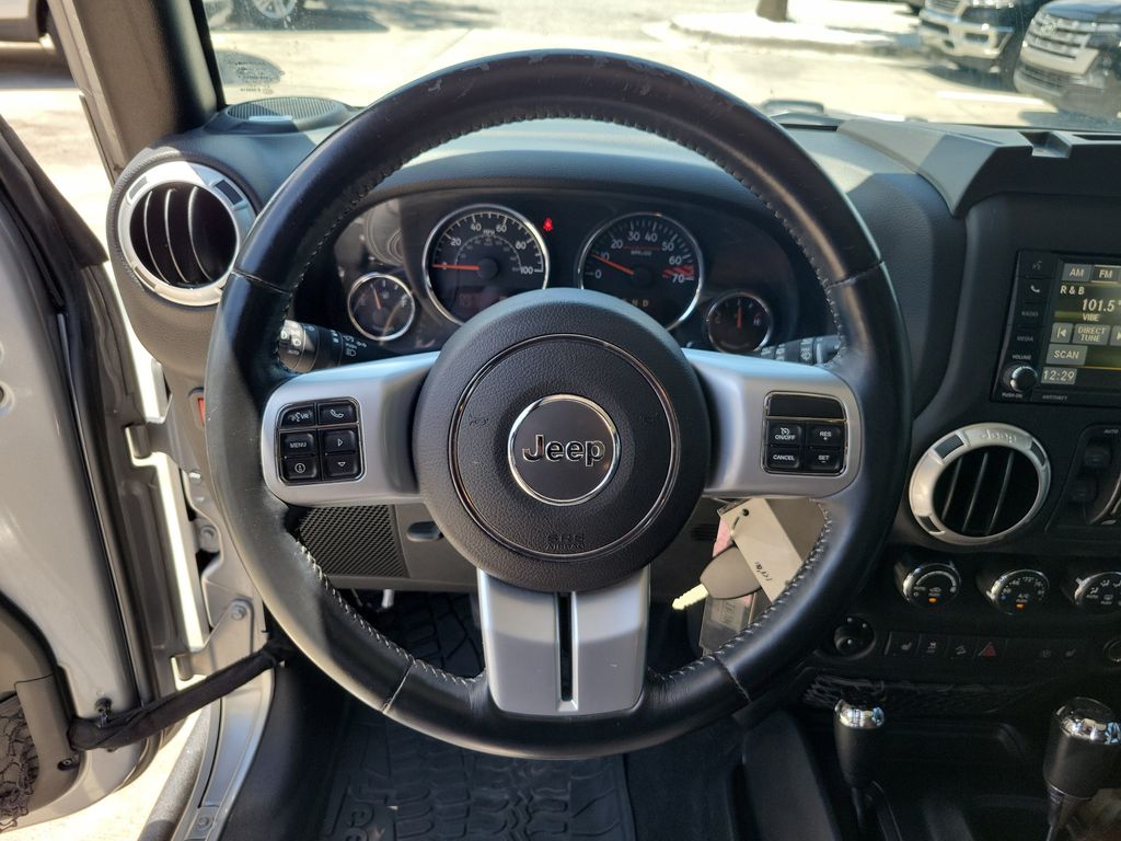 Thumbnail: 2016 Jeep Wrangler - 24