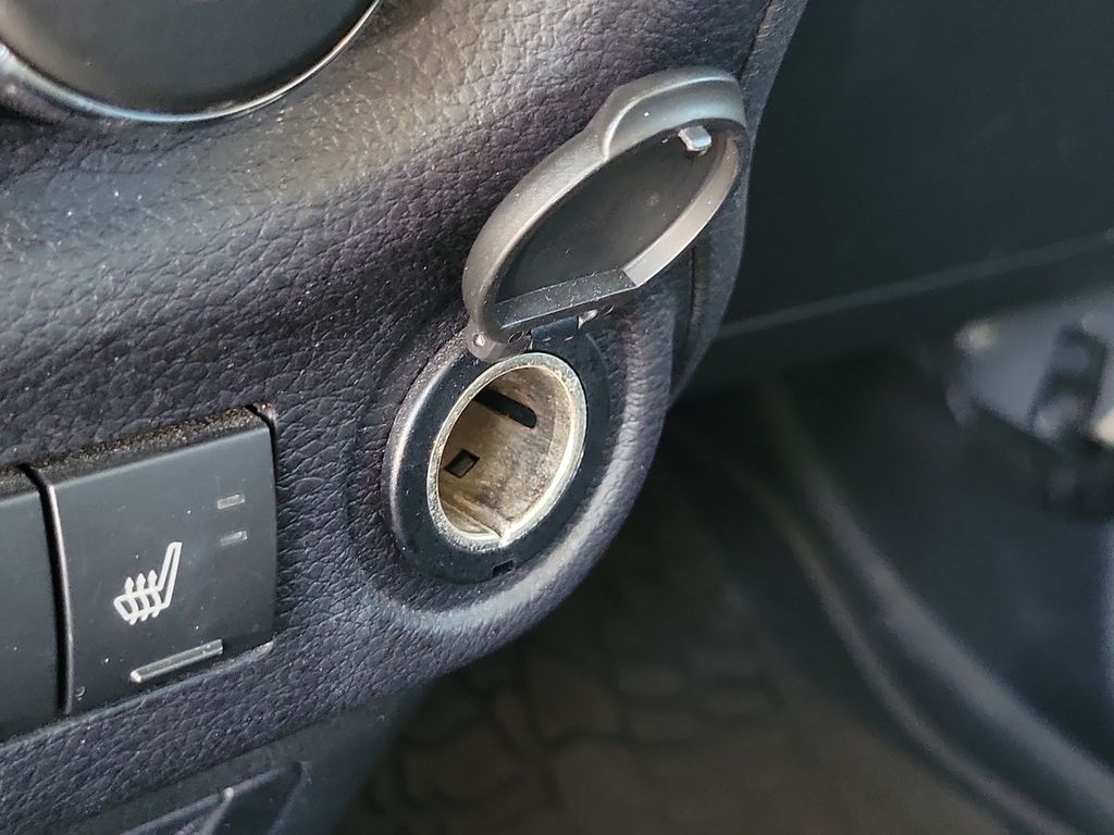 Thumbnail: 2016 Jeep Wrangler - 29