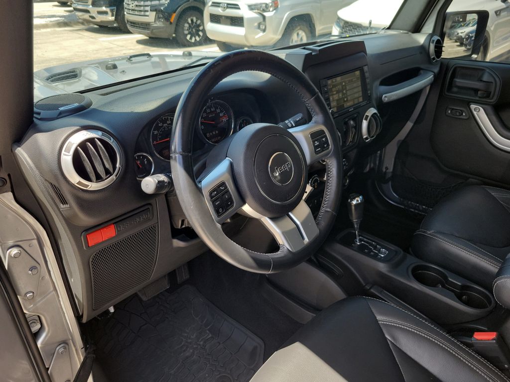 Thumbnail: 2016 Jeep Wrangler - 10