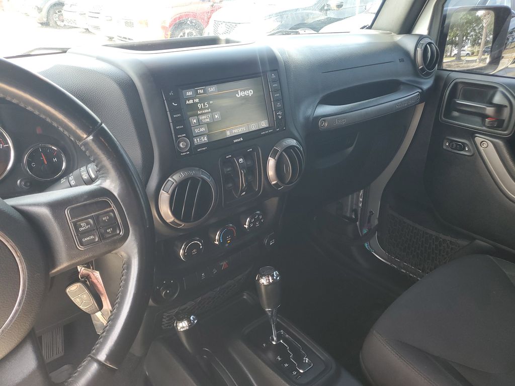 Thumbnail: 2018 Jeep Wrangler - 28
