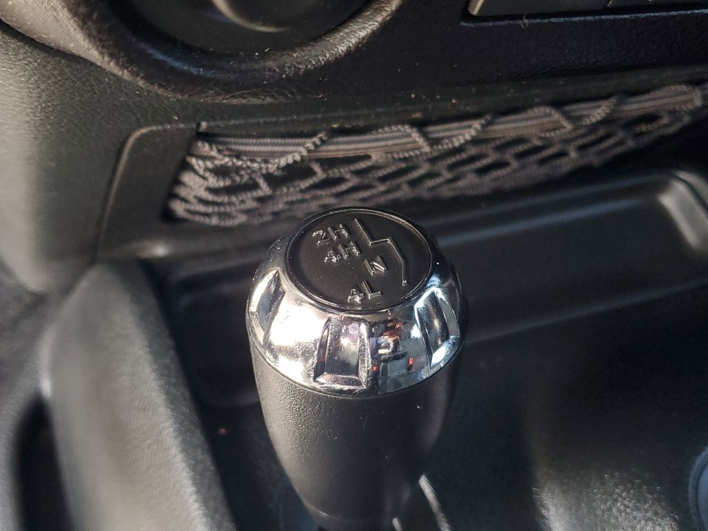 Thumbnail: 2018 Jeep Wrangler - 29