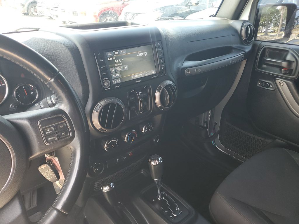 Thumbnail: 2018 Jeep Wrangler - 28