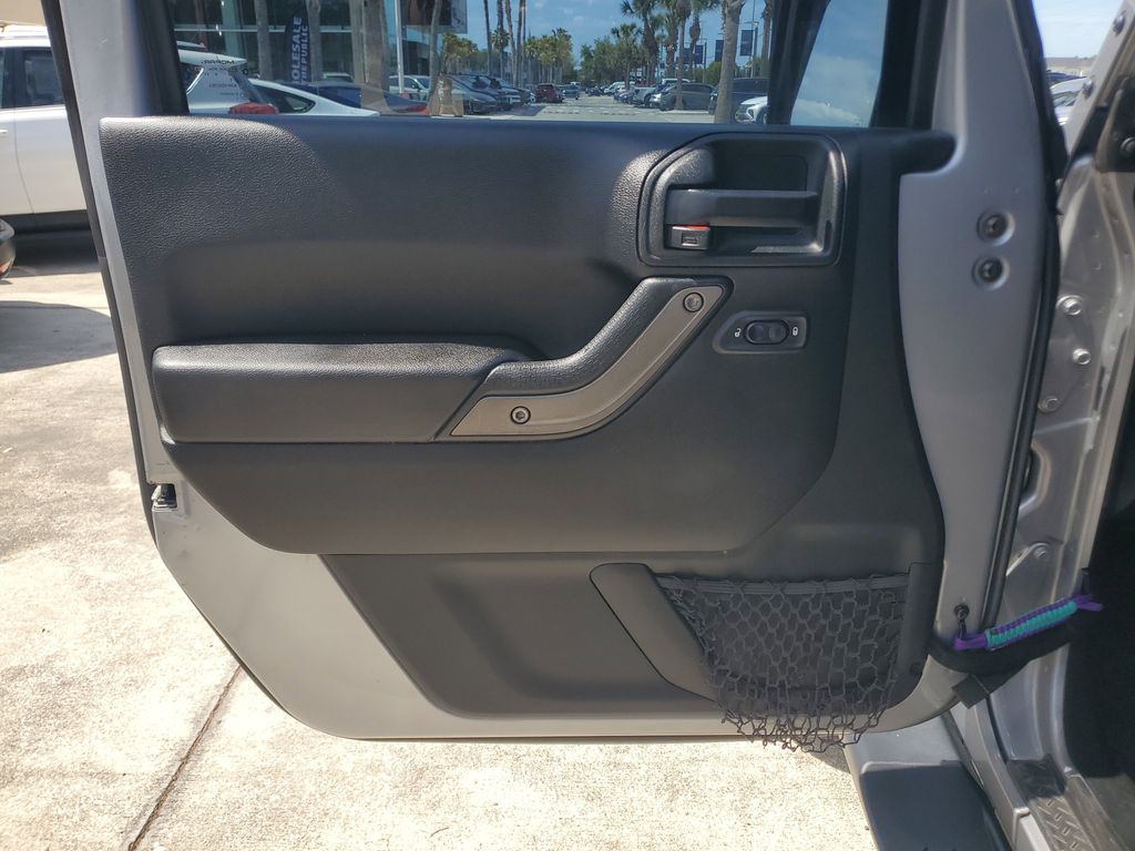 Thumbnail: 2018 Jeep Wrangler - 18