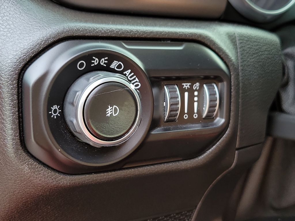 Thumbnail: 2020 Jeep Wrangler - 24