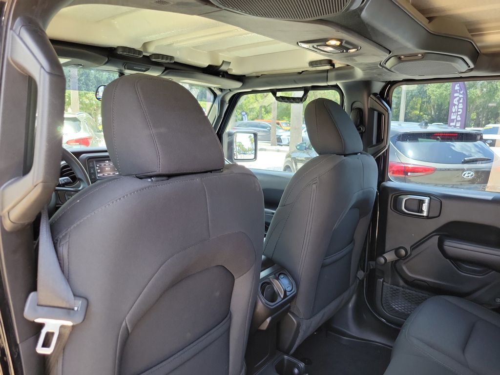 Thumbnail: 2020 Jeep Wrangler - 6