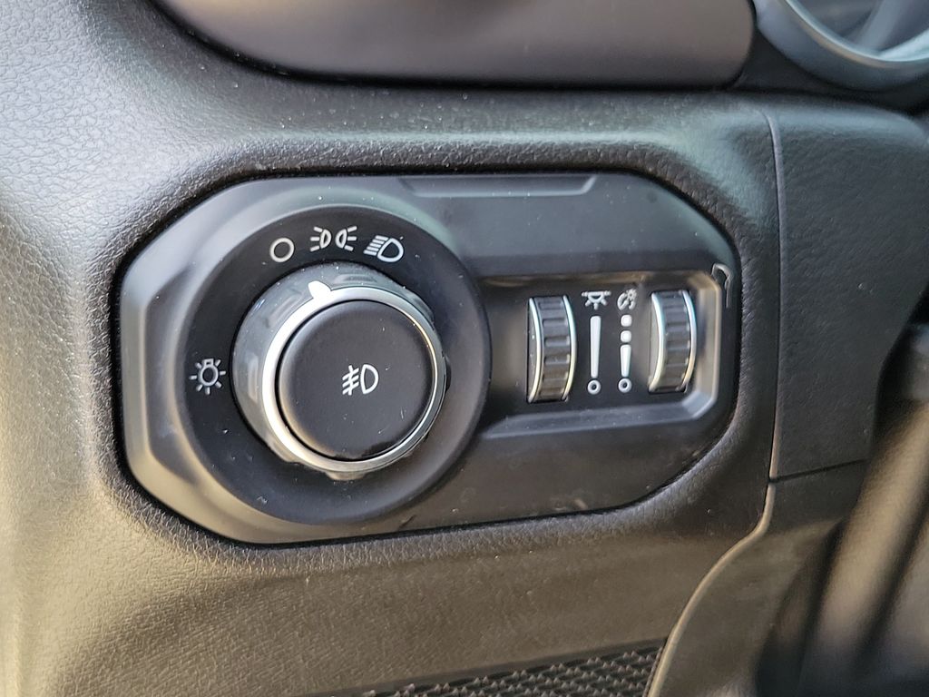 Thumbnail: 2020 Jeep Wrangler - 23