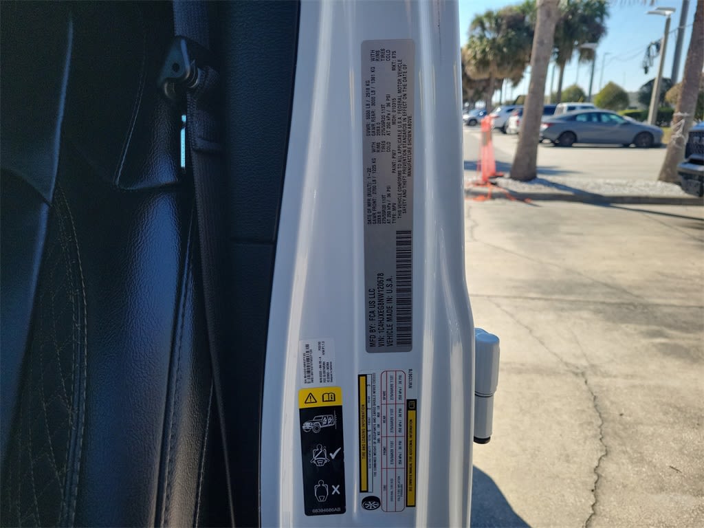 Thumbnail: 2022 Jeep Wrangler - 14