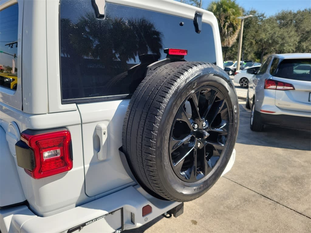 Thumbnail: 2022 Jeep Wrangler - 17