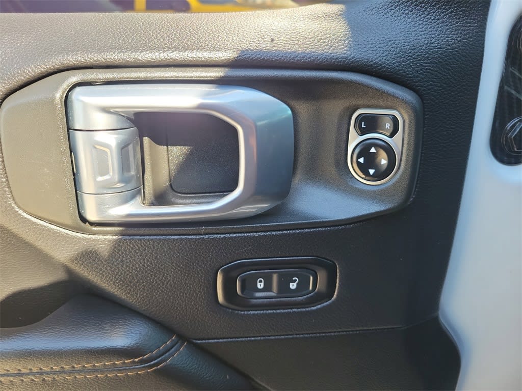 Thumbnail: 2022 Jeep Wrangler - 19