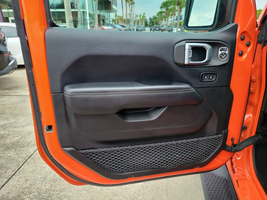 Thumbnail: 2018 Jeep Wrangler - 19