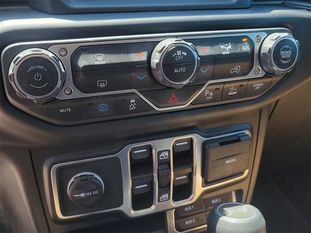 Thumbnail: 2021 Jeep Wrangler - 29