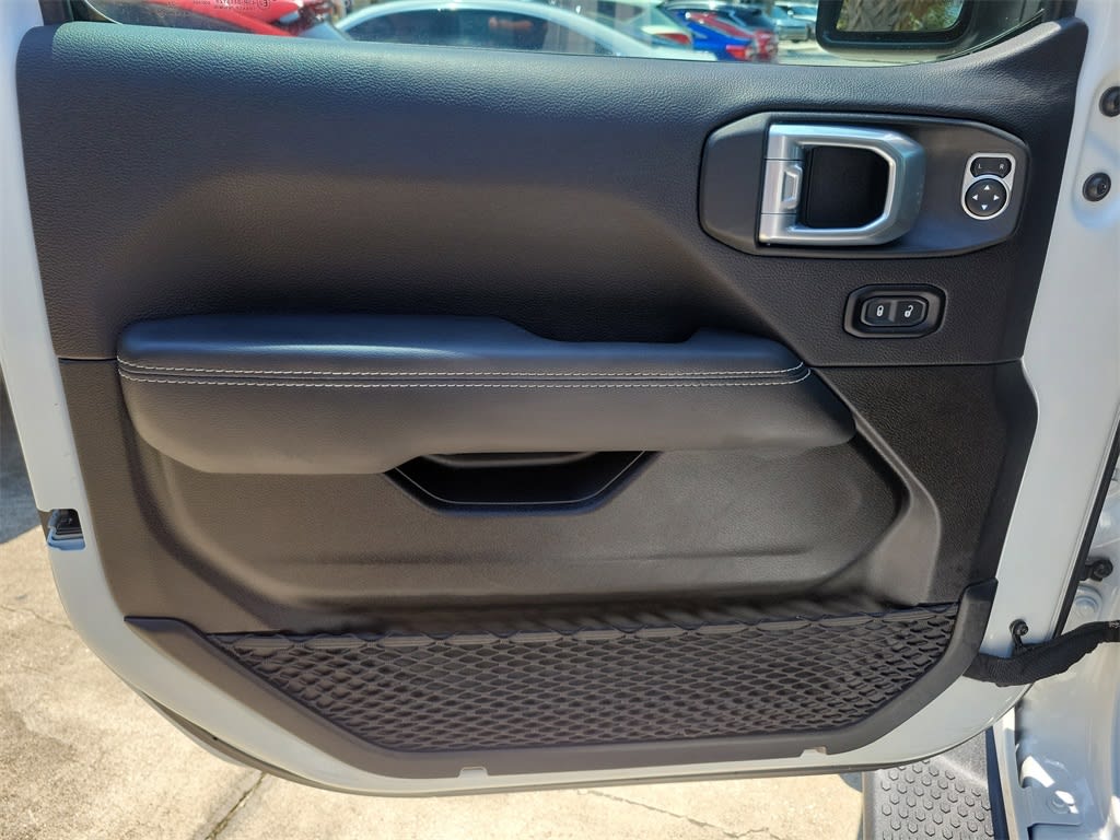 Thumbnail: 2021 Jeep Wrangler - 22