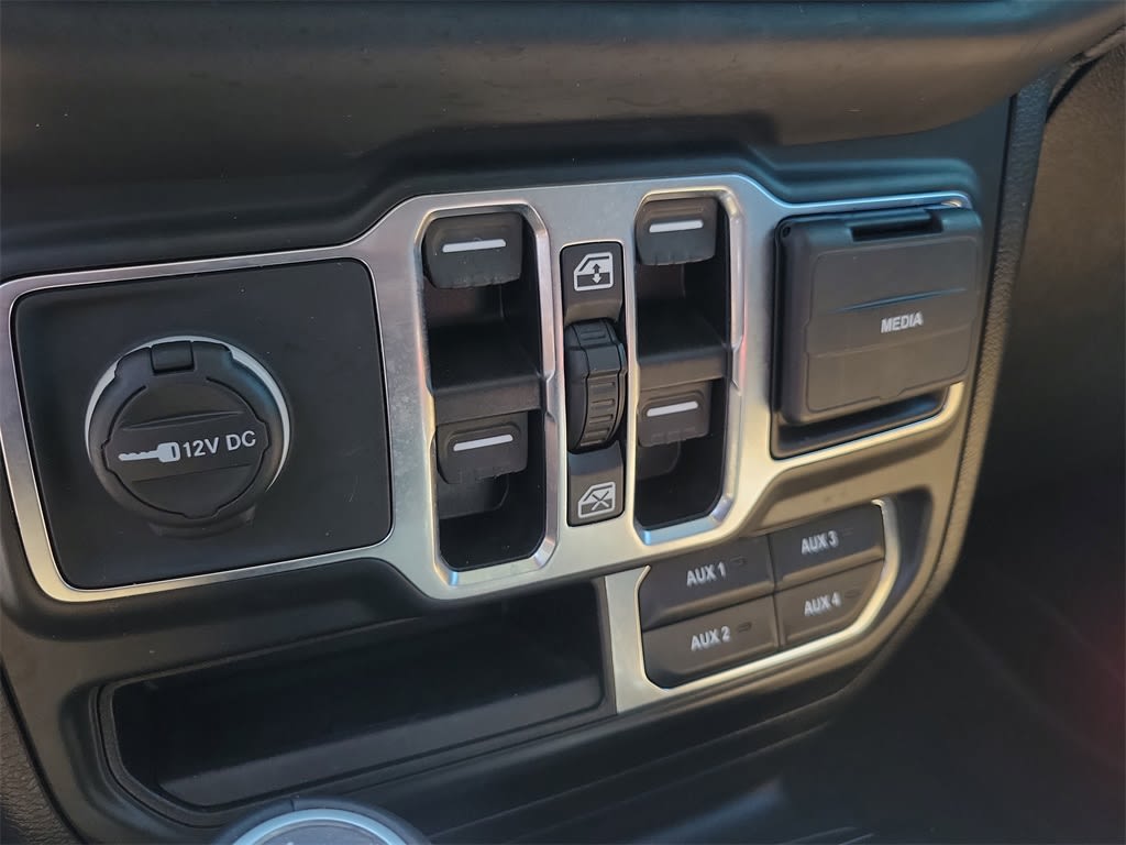 Thumbnail: 2021 Jeep Wrangler - 30