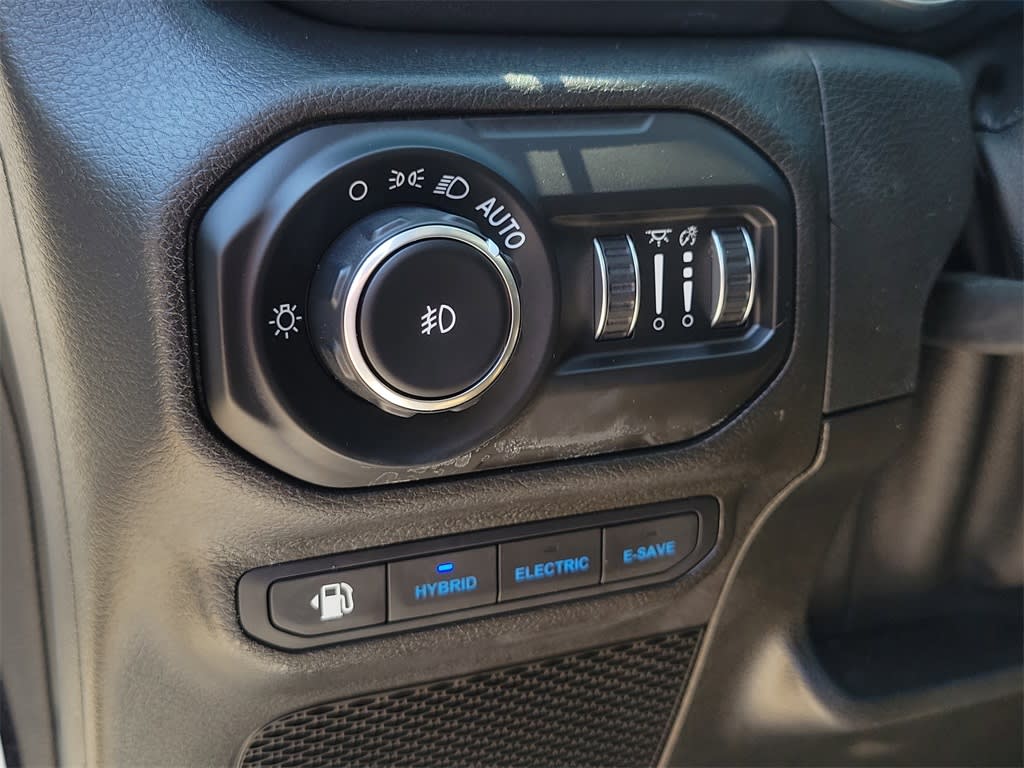 Thumbnail: 2021 Jeep Wrangler - 25