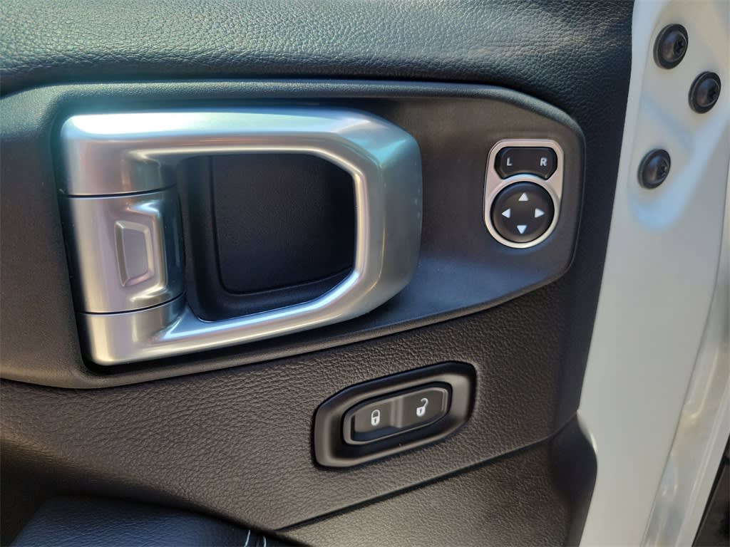 Thumbnail: 2021 Jeep Wrangler - 23